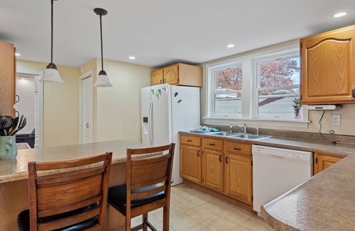 Virden House | Charming 3-bedroom house with Smart TV and WI-FI in Virden