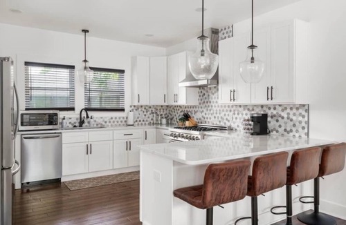 Mapleton/Fall Creek House | Charming 3-bedroom house in Indianapolis