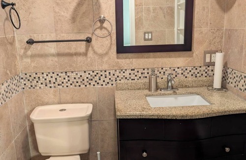 Lawrence House | Charming 3-bedroom house Cozy Corner Homestay