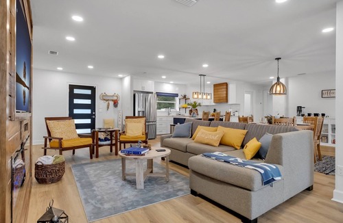 Telogia House | Charming 3-bedroom house with dock house on Lake Talquin in Tallahassee, Fl.