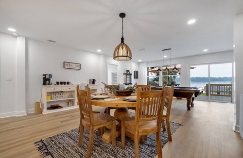 Telogia House | Charming 3-bedroom house with dock house on Lake Talquin in Tallahassee, Fl.