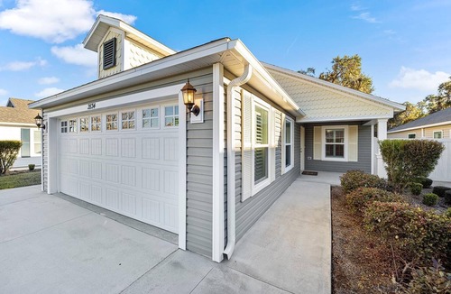 Wildwood Villa | Charming 3 BR 2 Bath Courtyard Villa in The Villages Florida Gas Golf Cart