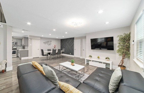 Clodine House | Charming 4-bedroom+4 bath