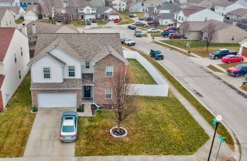 Camby House | Charming 4-bedroom house with AC and WiFi in lovely Indianapolis