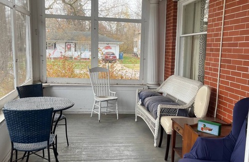 Port Clinton House | Charming 4-bedroom house with AC, WiFi in downtown Port Clinton!