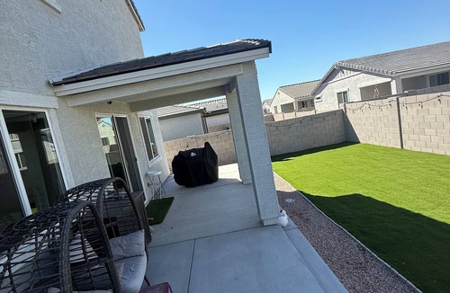 Apache Junction House | Charming 4BR/3B home with pool access near Superstition Mountains