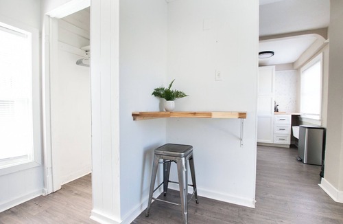 West Central Apartment | Charming apartment near Parkview Stadium in Fort Wayne