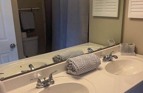 Southpoint Apartment | Charming apartment with AC and WiFi in sunny Jacksonville