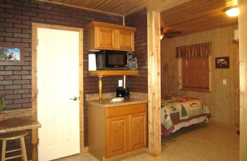 Inverness House | Charming Cabin Amazing for a Weekend Retreat in Inverness, Florida