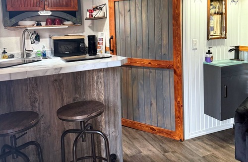 Hermosa Cabin | Charming Cabin with AC, heating, hot tub, at Painted Buffalo Resorts