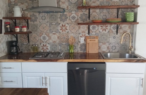 El Paso Apartment | Charming centric Casita close to Texas Tech University, UMC, Americas Bridge.