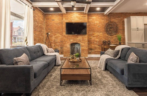 Livingston Park House | Charming Columbus Beauty: 3BR/2.5BA w/1G Mesh WiFi