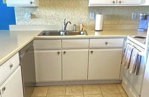 Port Clinton Condo | Charming Condo on Lake Erie