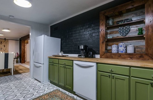 San Angelo House | Charming Corner/Walkable to AFB