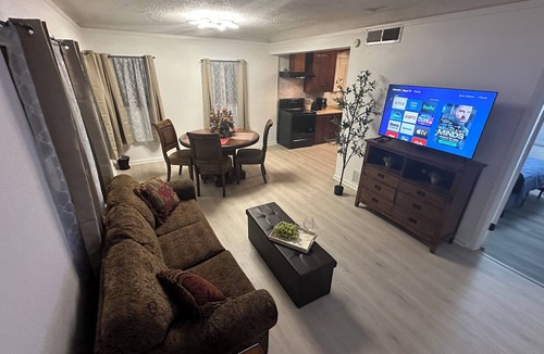 Biggs Field Cottage | Charming cottage by Ft Bliss & US 54, WiFi, Private parking in delightful ElPaso