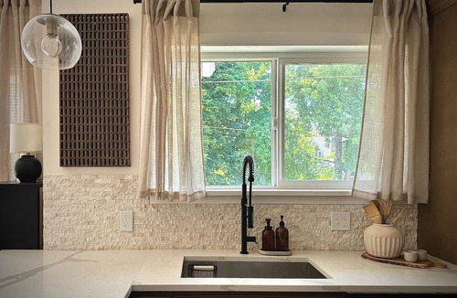 Ravenna House | Charming Craftsman Home-Away-from-Home in Ravenna with Luxury Gymn