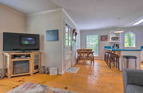 Dauphin Island Cottage | Charming Dauphin Island Home ~ 1 Mi to Beach!