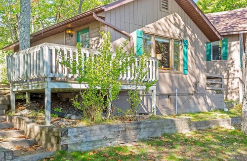 Eagle River Apartment | Charming, dog-friendly villa w/ fireplace, deck & views of Voyageur Lake!