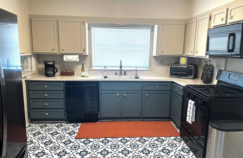 Mount Dora House | Charming Downtown Lower Level Duplex