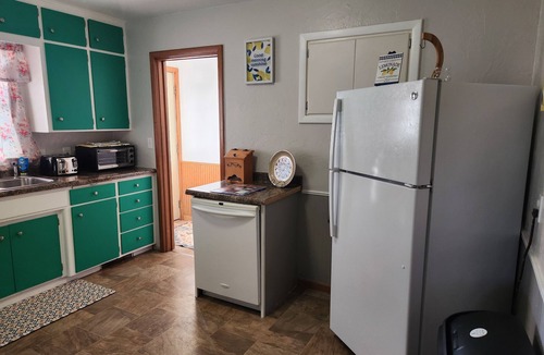 Austin House | Charming Family 1-level and pet-friendly Home