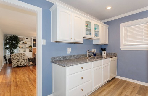 Tech Terrace House | Charming~Family Friendly~Walk to the Stadium~On the Park~Perfect for Graduations