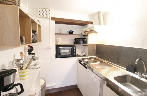 Saint-Vaast-la-Hougue Apartment | Charming family apartment in central Saint-Vaast-la-Hougue with wifi