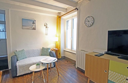 Saint-Vaast-la-Hougue Apartment | Charming family apartment in central Saint-Vaast-la-Hougue with wifi
