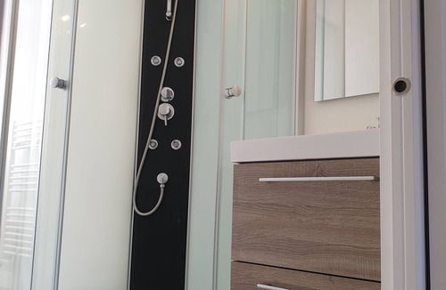 Laval Apartment | Charming functional studio downtown