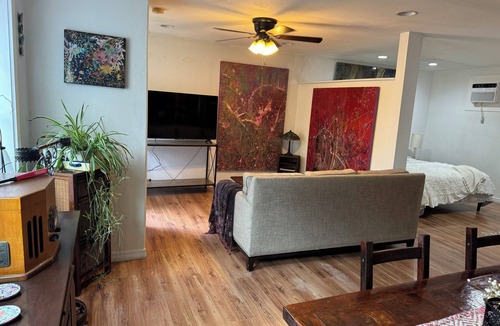 Palatka Cottage | Charming furnished artist country cottage with WiFi and AC in Palatka.