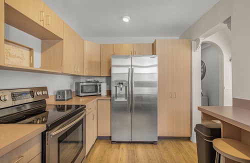 Irvington House | Charming Irvington Duplex | Spacious | Near Downtown