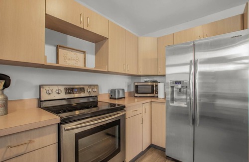 Irvington House | Charming Irvington Duplex | Spacious | Near Downtown