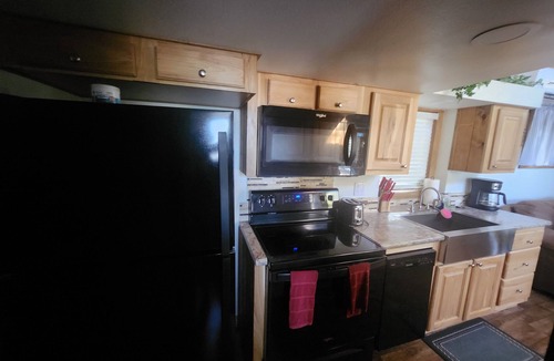 Gepp Cabin | Charming Lake Cabin featuring 1 Bedroom 1 Bathroom with a loft
