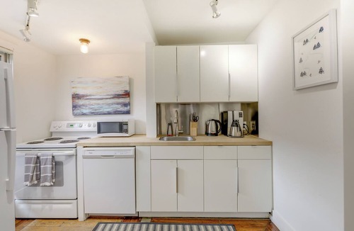 Glenwood Springs House | Charming Miner's Cottage Downtown Glenwood Springs