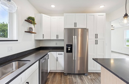 Gilford House | Charming Modern Farmhouse just 10 minutes away from Frankenmuth!