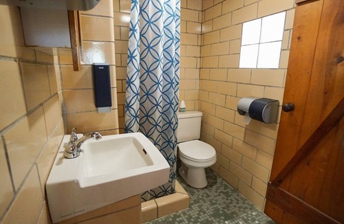Monticello Cabin | Charming One Bedroom Cabin 5