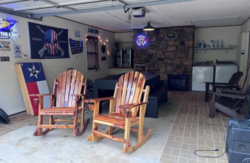 Longtown Cottage | Charming, private 3-bedroom expansive cottage in Eufaula Longtown.