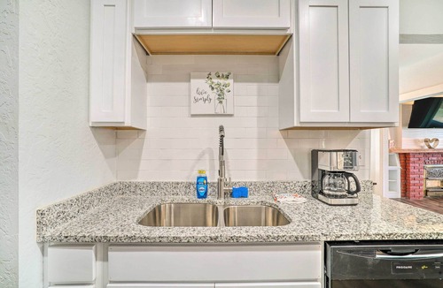 El Paso House | Charming & Quaint El Paso House w/Backyard!