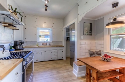 Feldman's House | Charming remodeled bungalow. Close to UofA, Banner, Downtown