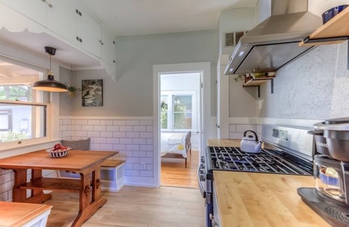 Feldman's House | Charming remodeled bungalow. Close to UofA, Banner, Downtown