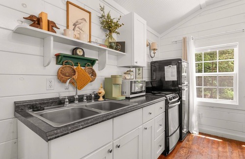 Blue Eye Cabin | Charming Retreat | Pool Near Dogwood Canyon & Thunder Ridge