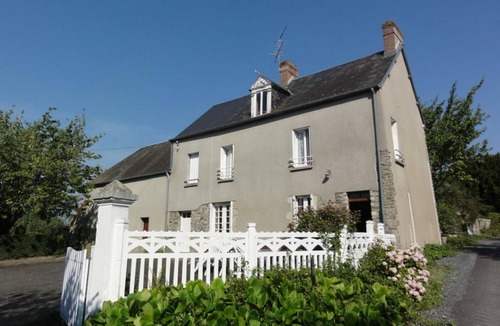 Saint-Fromond Cottage | Charming Rustic Home Near D-Day Beaches with Large Garden and BBQ