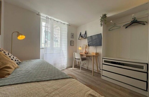 Haie Vigne Apartment | Charming studio for two in the heart of Caen