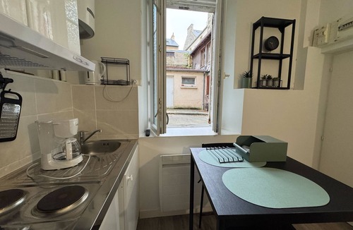 Saint-Nicolas Apartment | Charming studio in the city center