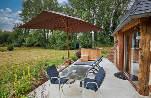 Cresseveuille Apartment | Charming Tiny House "Le chouette insolite" with Private Garden and Nordic Bath