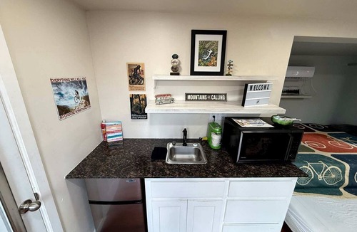 Medicine Park Cabin | Charming Tiny House with Upper Deck near Fort Sill in Medicine Park, OK