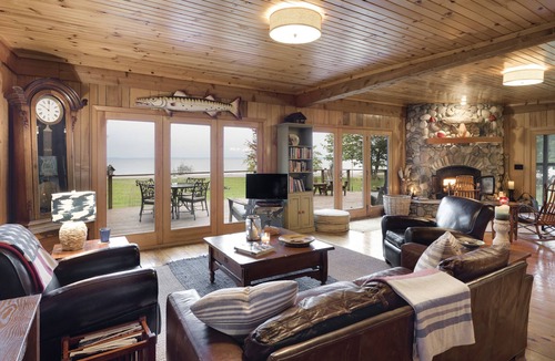 La Pointe Cabin | Charming Vintage 1950's Cottage
