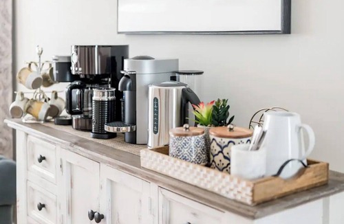 Diamond Hill House | Charming Walkable Downtown Getaway w/Coffee Bar!