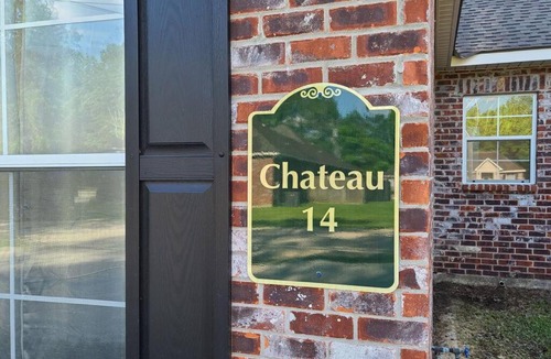 Pine Grove Apartment | Chateau 14