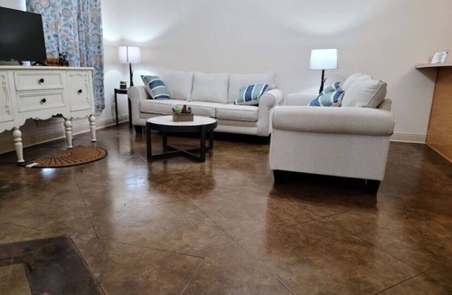 Pine Grove Apartment | Chateau 3, spacious townhouse in Tickfaw, LA