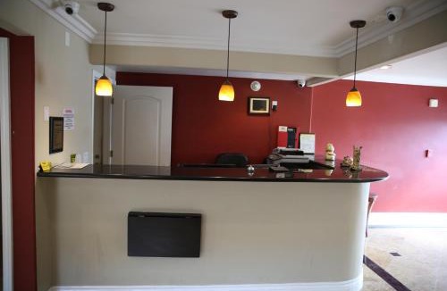 Downey Hotel | Chateau Inn & Suites